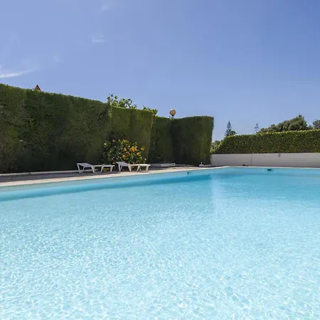 B93 - Miralvor 2 Bed In * Алвор