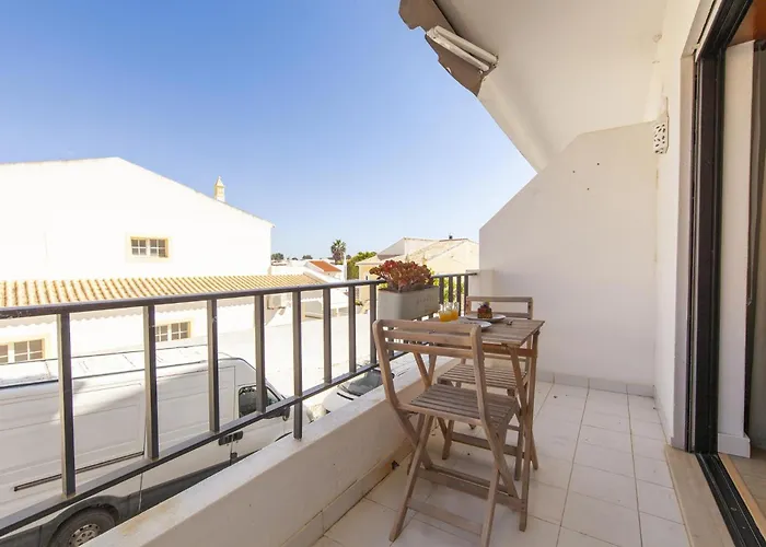 B93 - Miralvor 2 Bed In Alvor